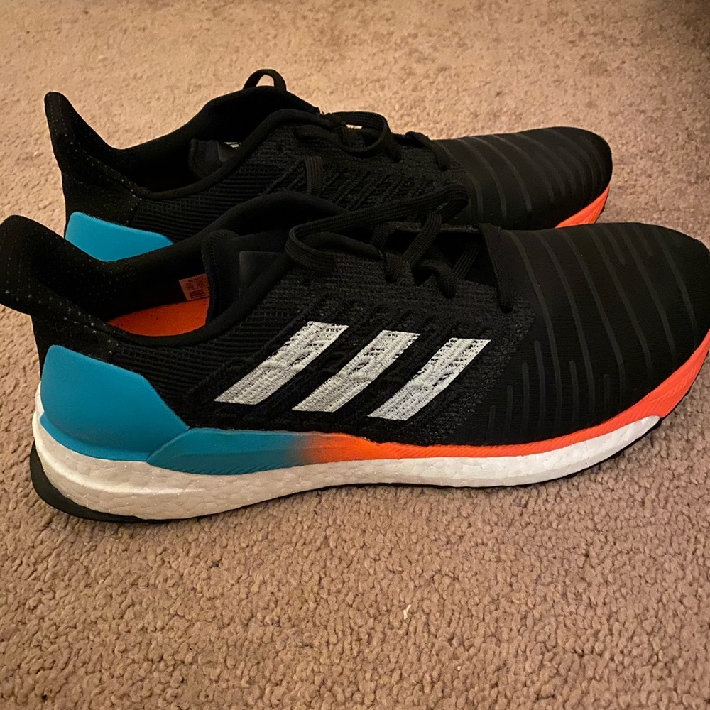 Men’s Adidas Athletic Shoe